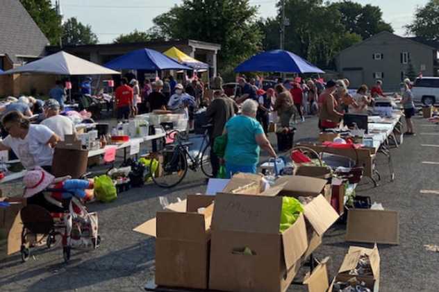 A large free garage sale at a Big Give.