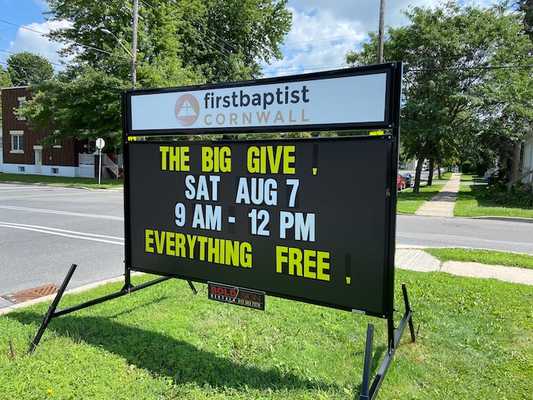 A sign for the big give.